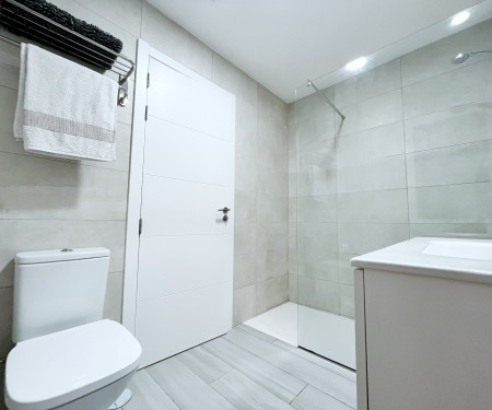 Moderno y exclusivo apartamento con piscina