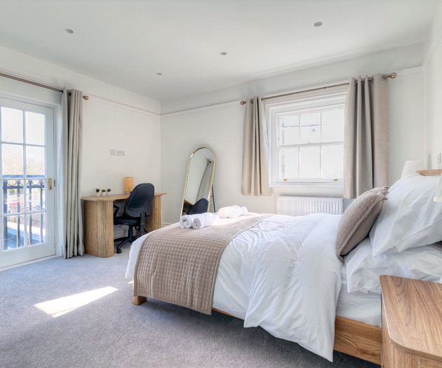 Central Maidstone 2-Bed Family Apartment | Sleeps