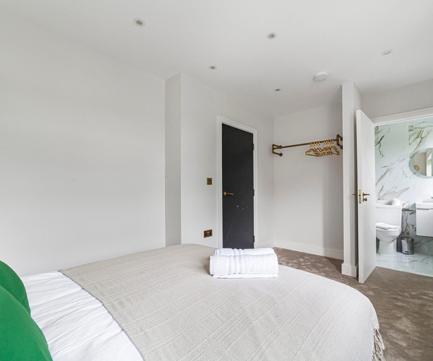 Chic and Classy 2BR Penthouse w/ Parking, 6 Guests