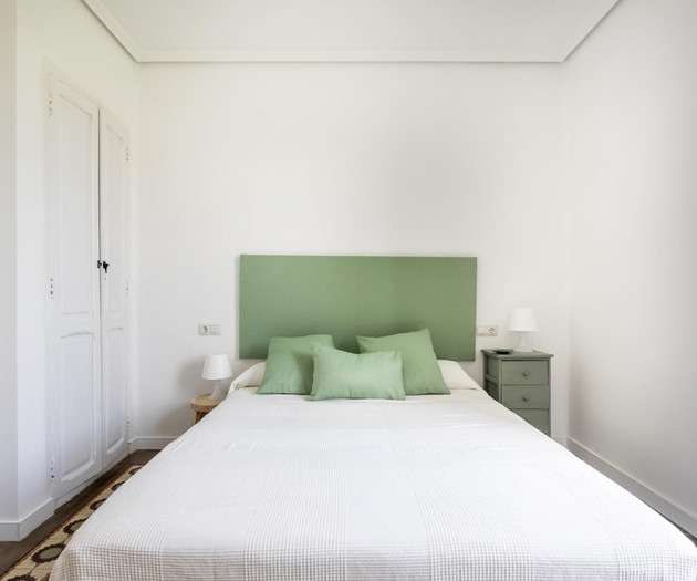 CHARMING AND BRIGHT, CITY OF ARTS · SEASONAL RENTA