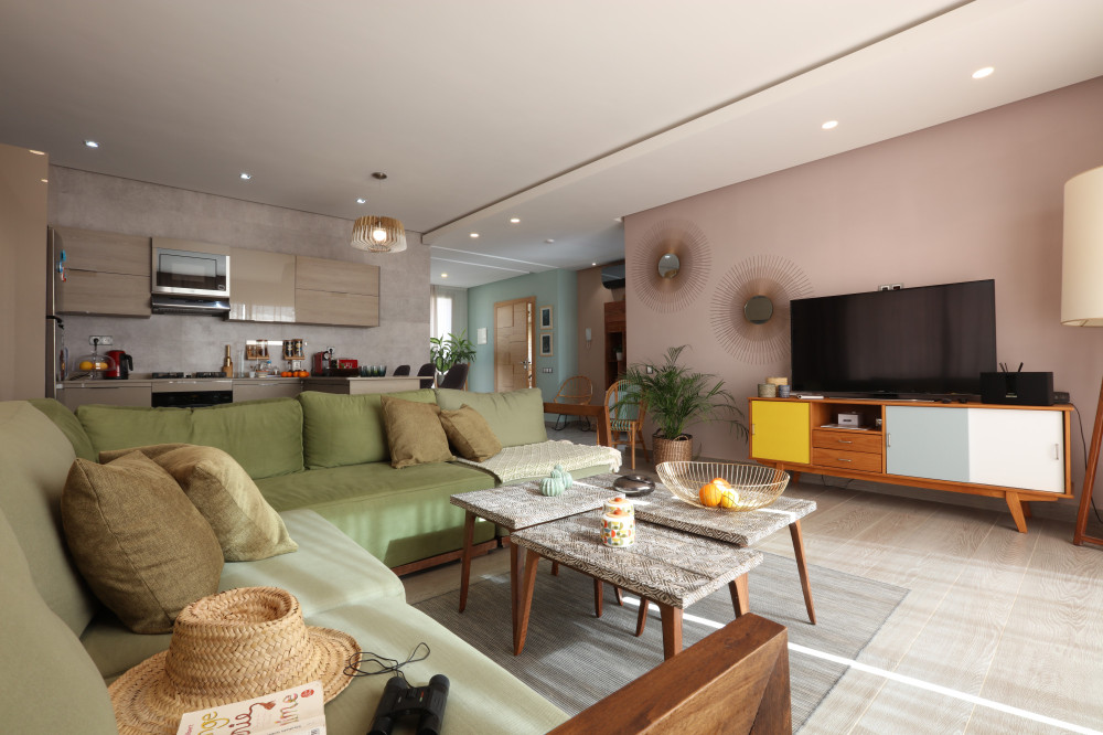 Beachfront spacious apartment preview