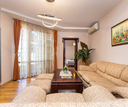 Centrally-located 1BD Apartment near Kapana