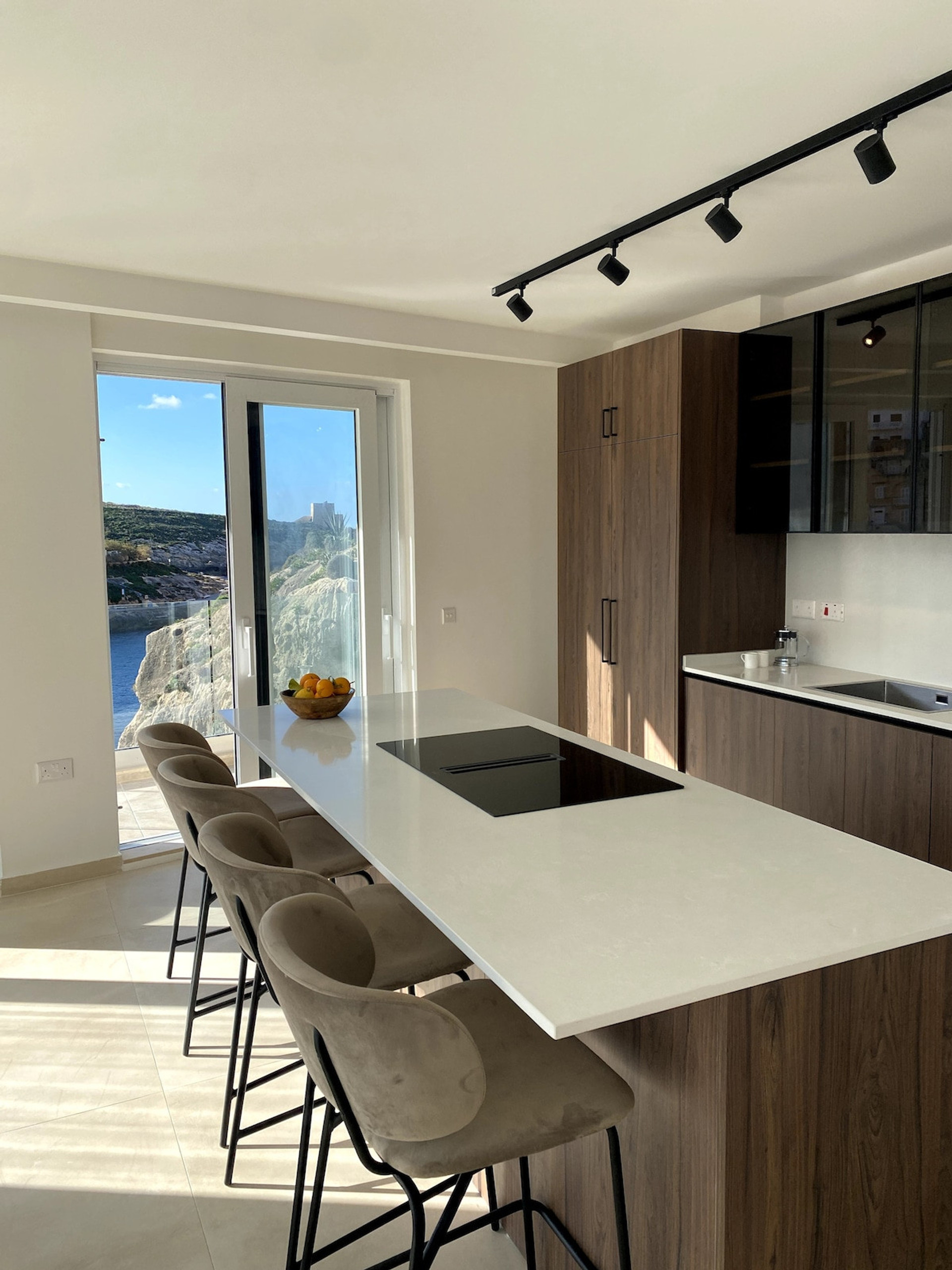 Full kitchen