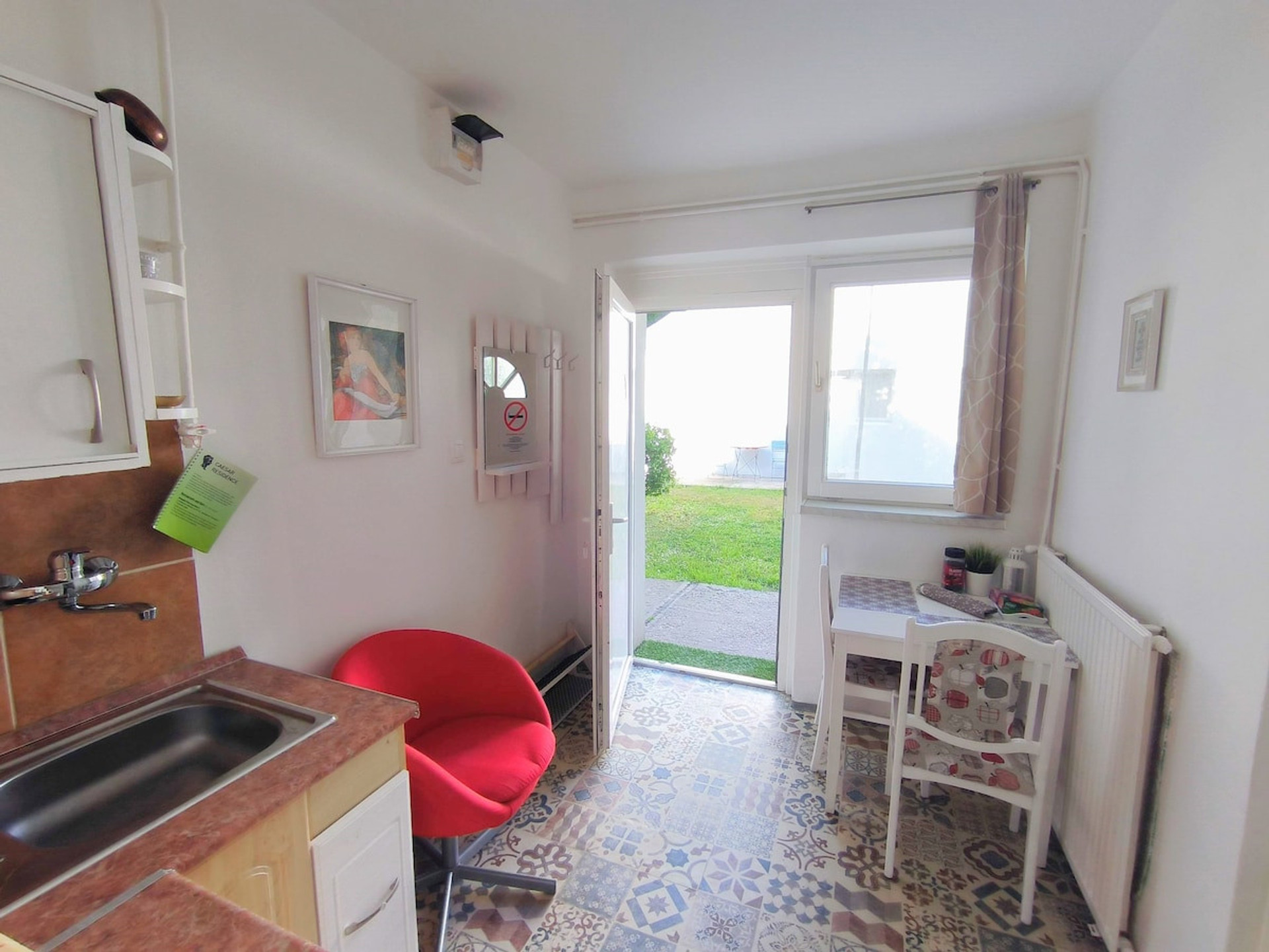 Dining area image 3