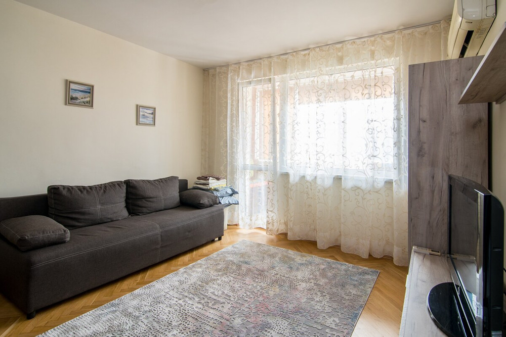 Port view apartment in center w/ parking 4 guests preview
