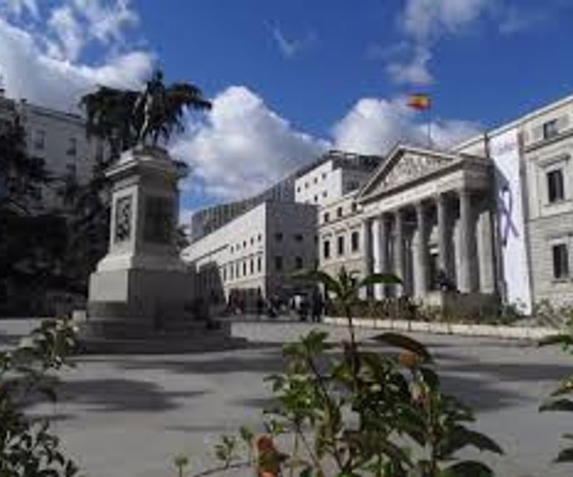 Apartamento en Cortes/ Barrio de las Letras Madrid