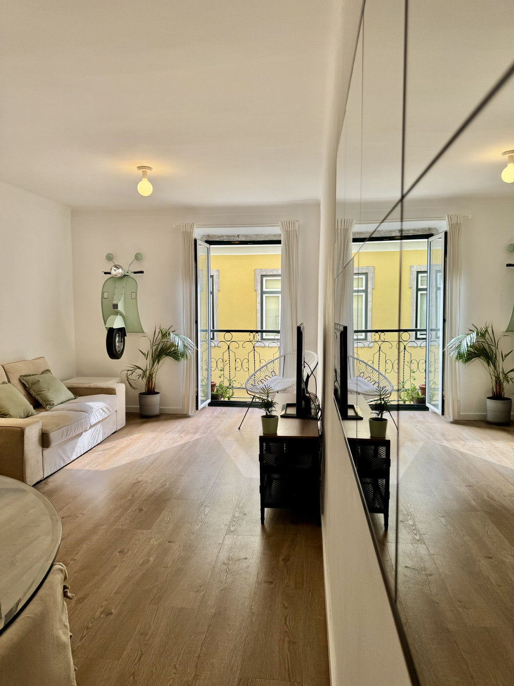 Charming 3BR+Office Apartment in Historic Center preview