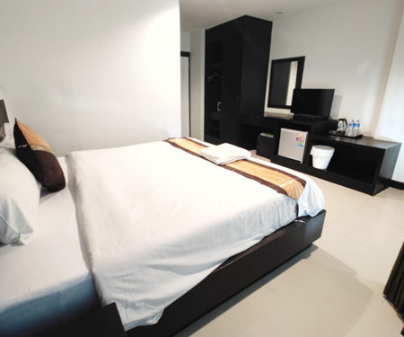 Specious Room with Queen Bed in Beach Resort