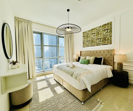 Luxe 2BR | Fountain & Opera Views | Standpoint A