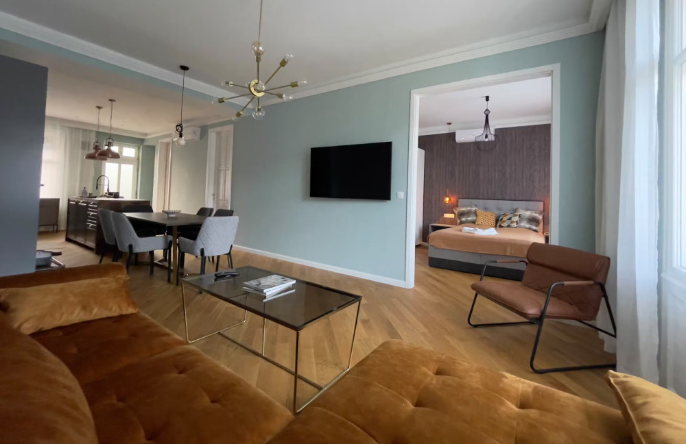 Sunny and peaceful flat in the downtown preview