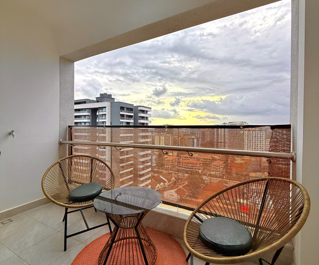 Airy 17th Floor 2BR: City Views, Balcony & Pool