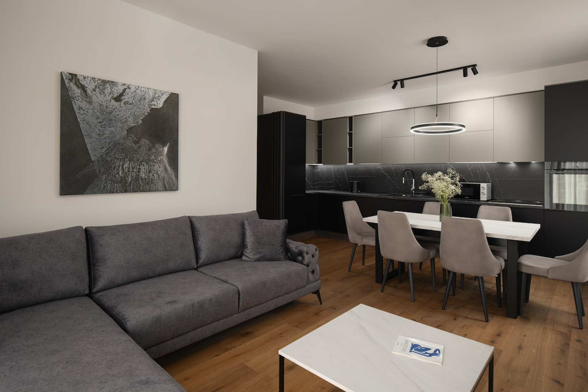 Living room image 1