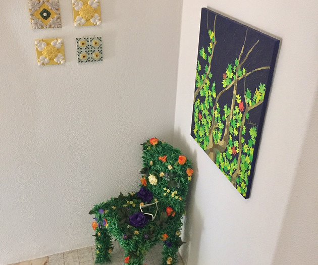 Work and leisure in an artful environment