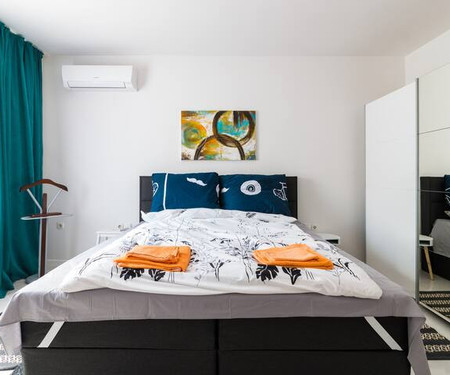 Pop your C-O-L-O-R-S - Funky and Modern 1BDR. Apt.