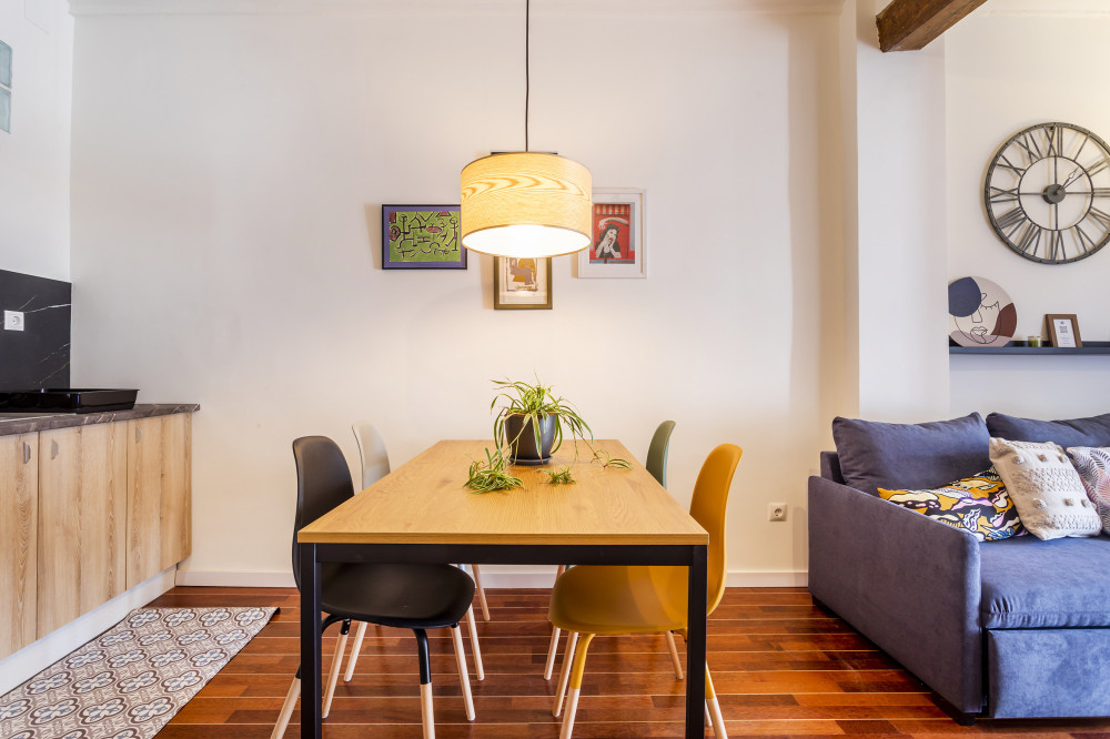 6 People: charming downtown apartment