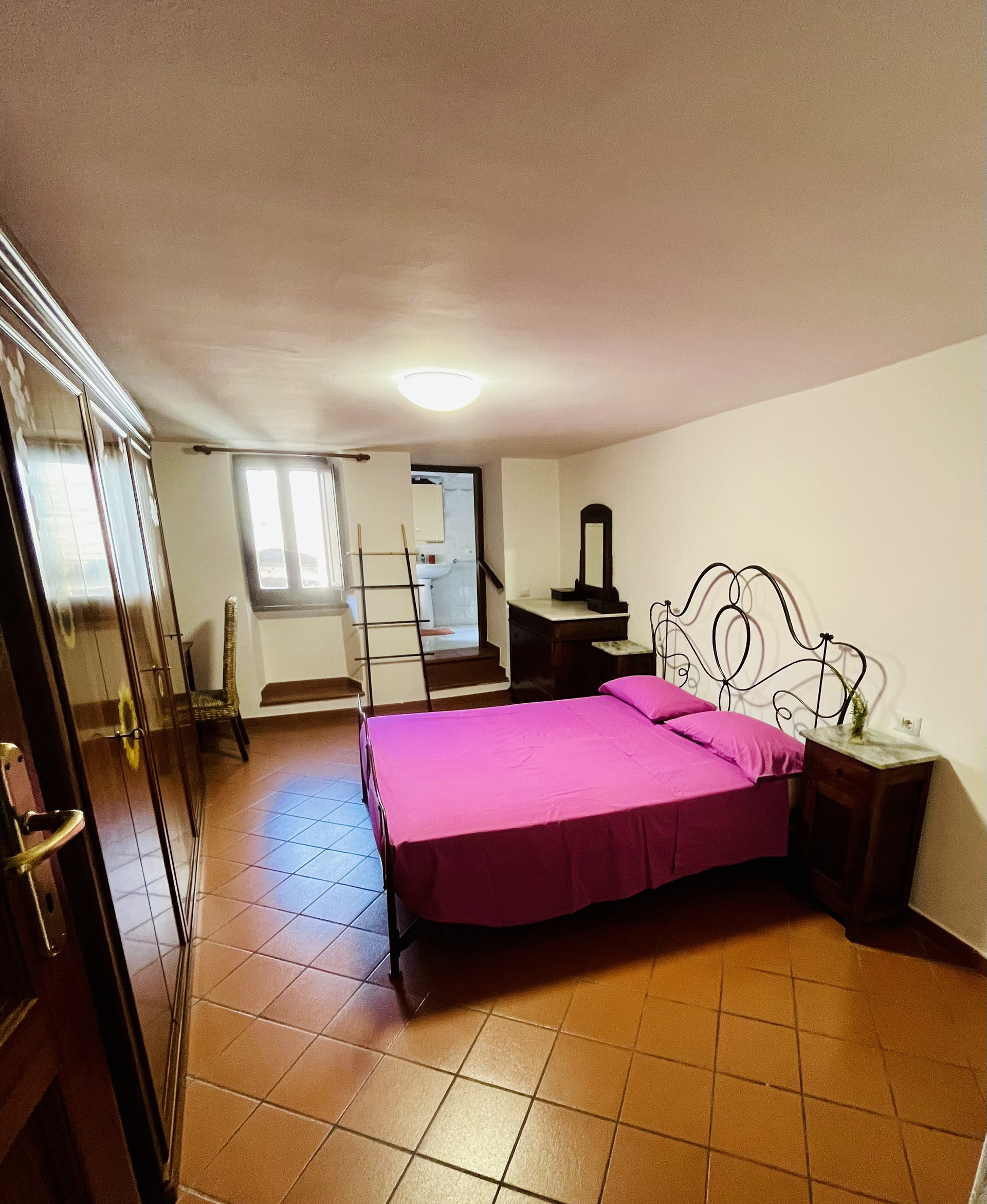 Private Double Bedroom with Half Bathroom