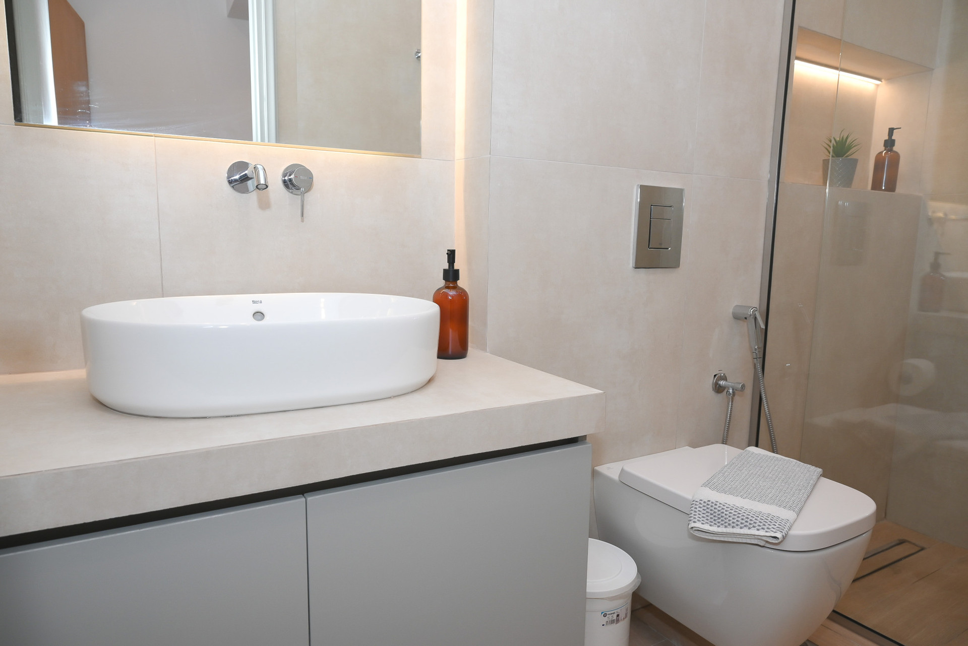 BATHROOM B9