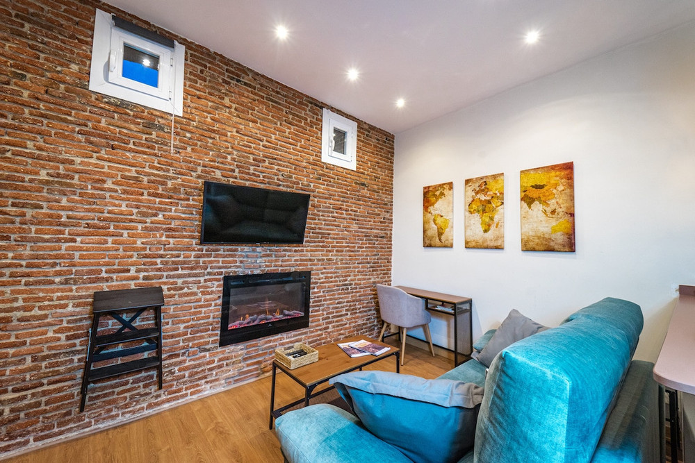 Cozy studio near Cuatro Caminos by beBalmy preview