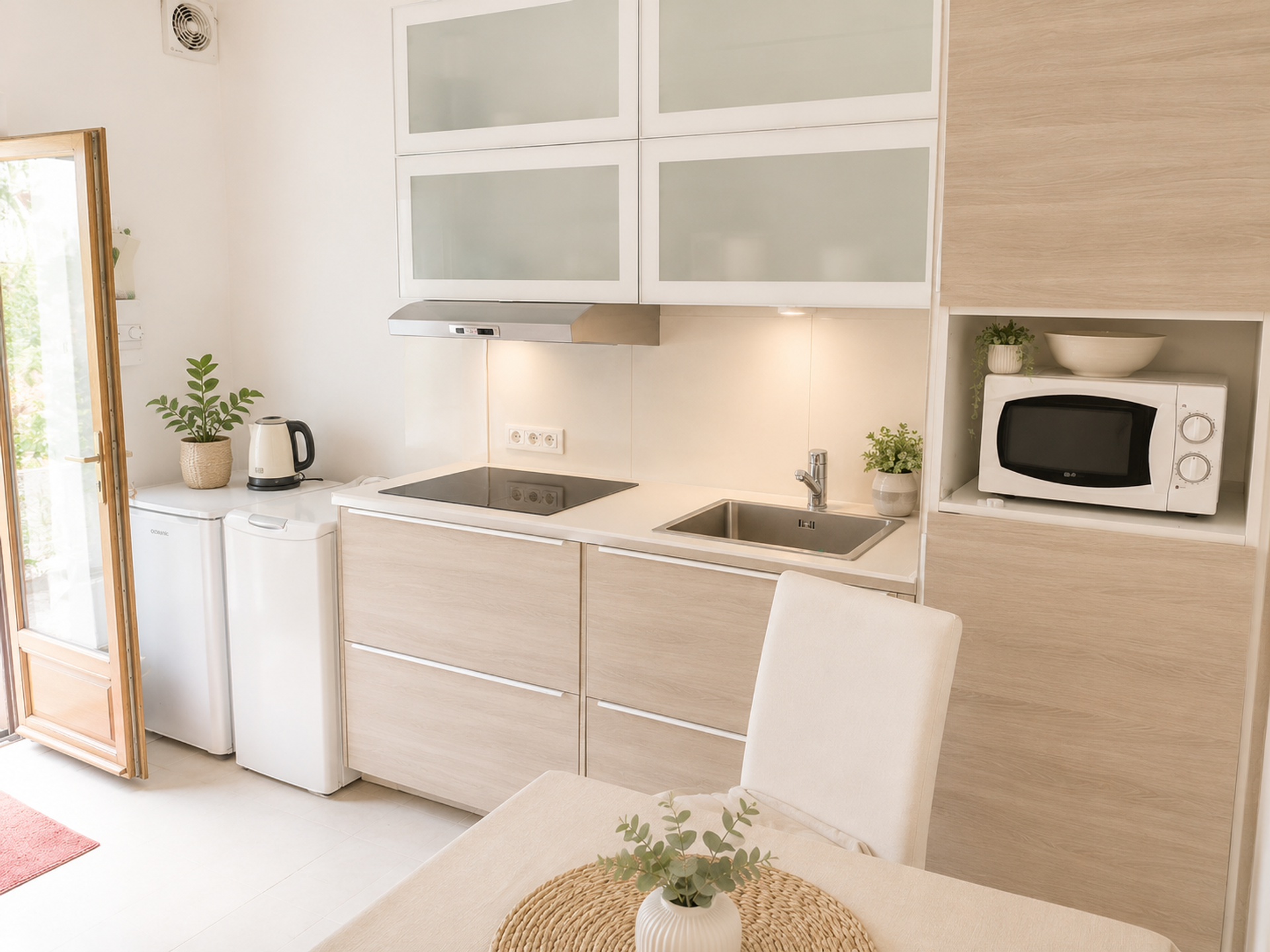 Compact kitchen with appliances