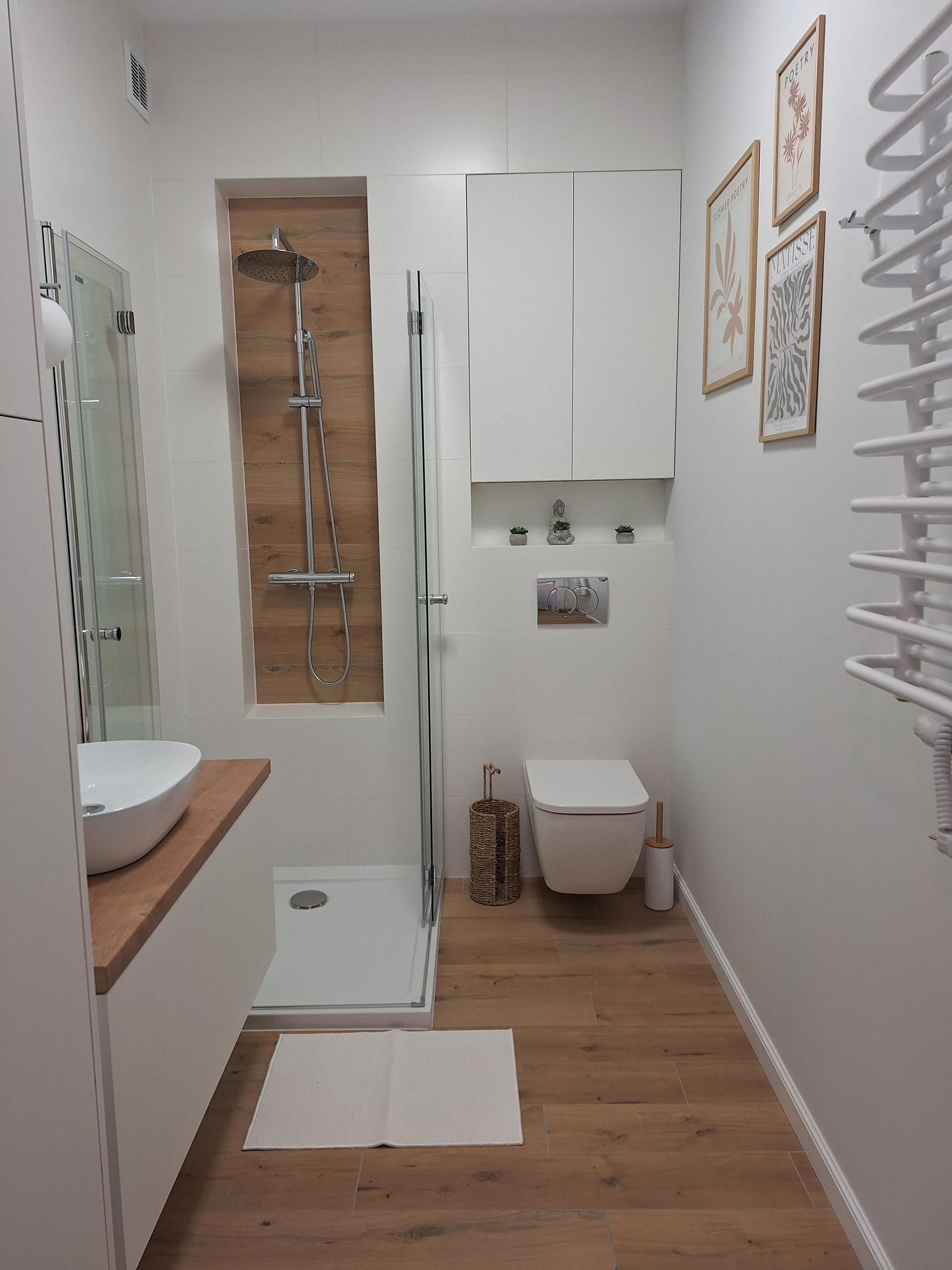 Modern bathroom with rain shower