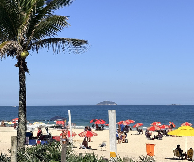 Charming & Modern Ipanema Flat - Steps from Beach