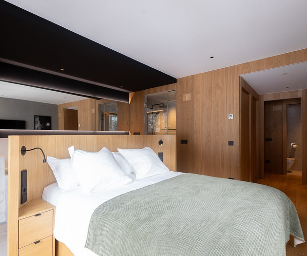 Elegant Penthouse | Spa, Parking & Views