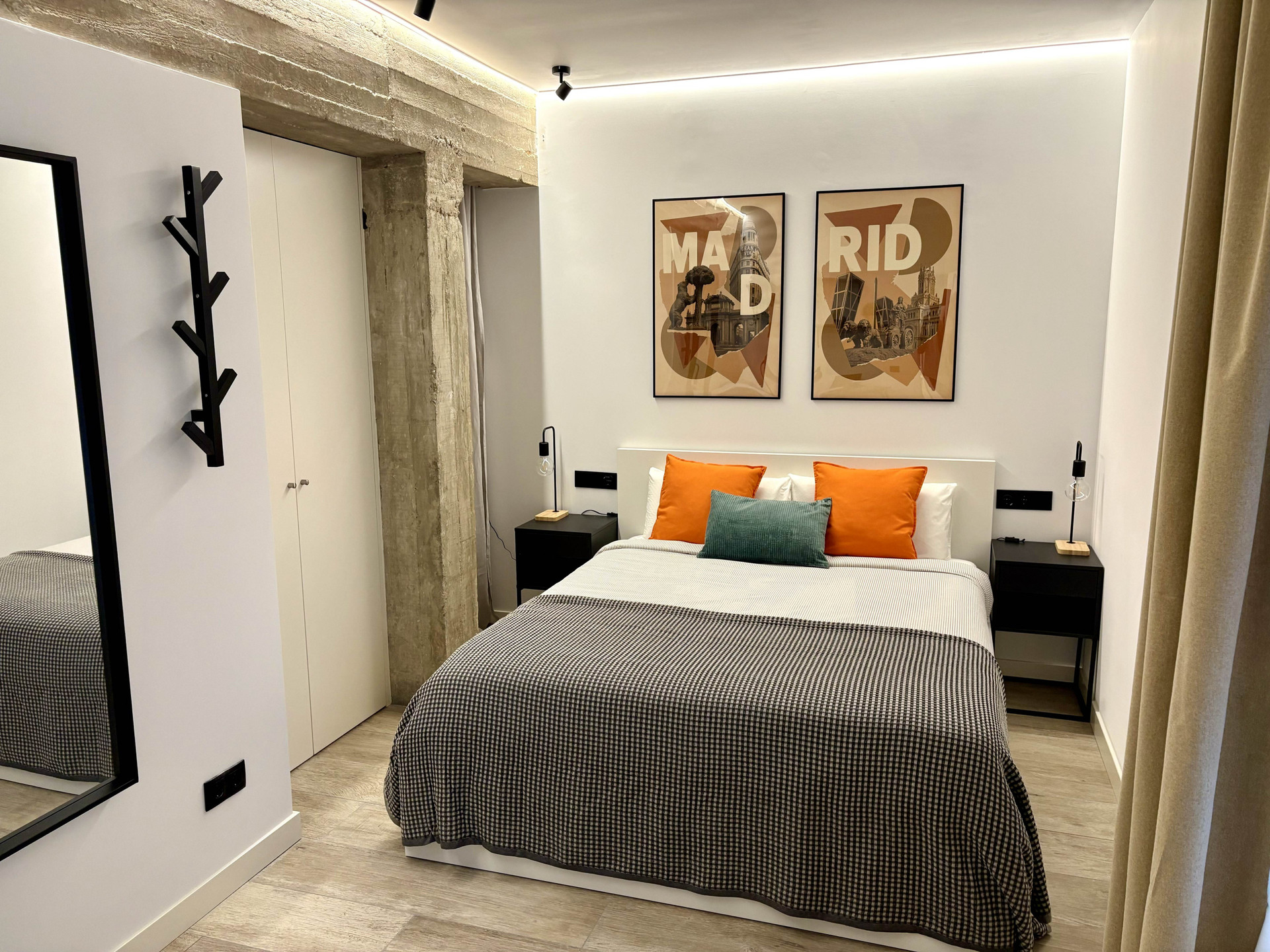 Bedroom with double bed