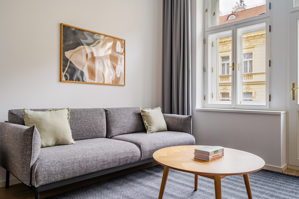 Blueground | Vinohrady, balcony, nr Riegrovy Sady preview