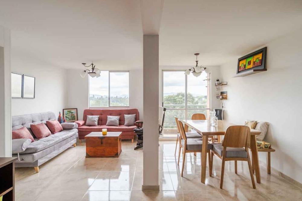 Bright, quiet & central - 3BR/2BA modern apartment preview