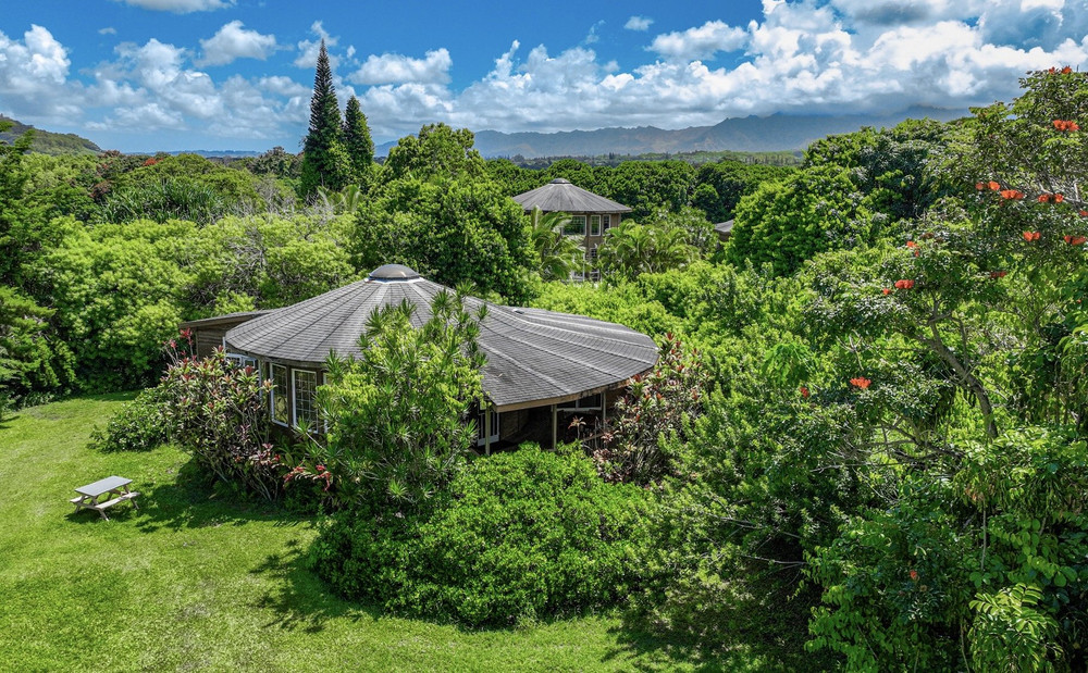 Serene 2BR/2BA Ohana Cottage on 2 private acres in preview