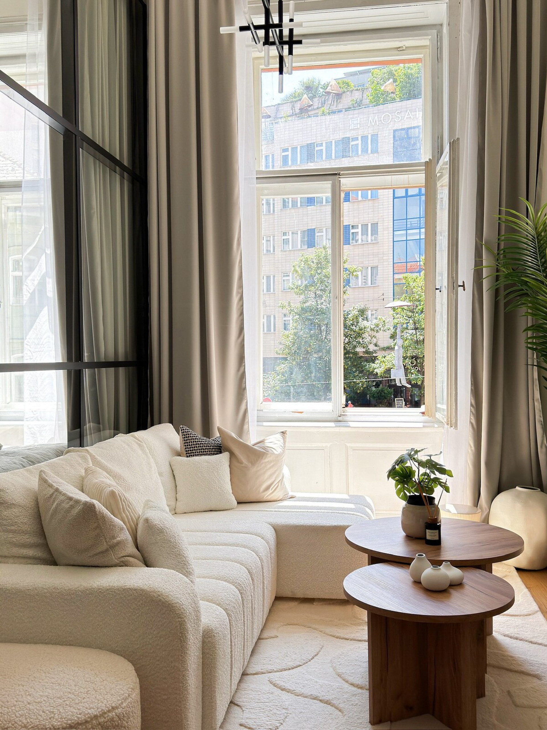 Living room image 3