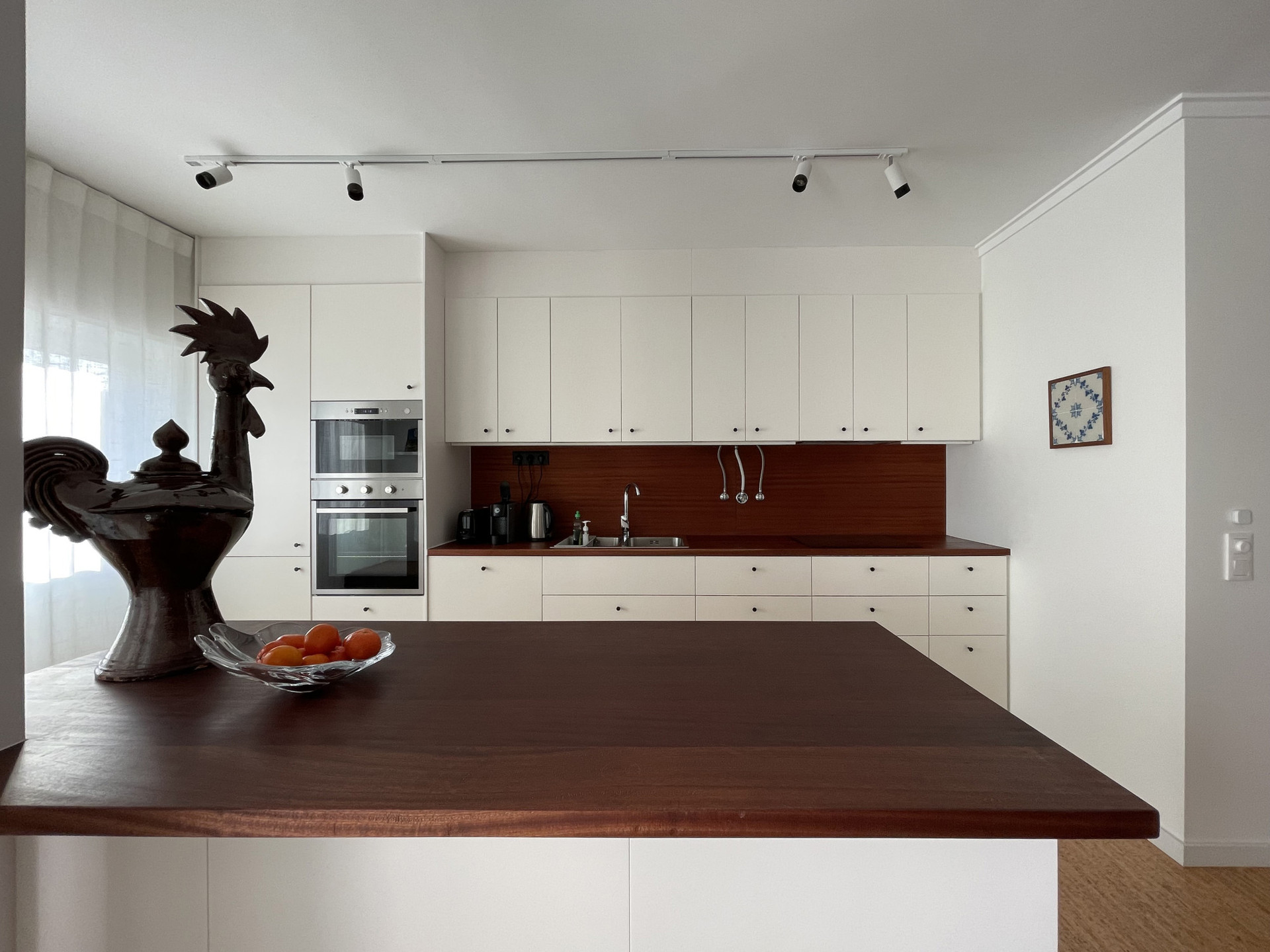 Spacious, fully equipped kitchen