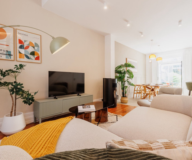 Golden Hour | Luxury T4 for Families & Groups