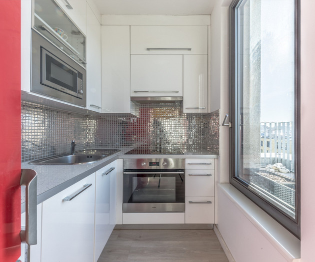 Cozy Apartment with Sunny Terrace & Parking