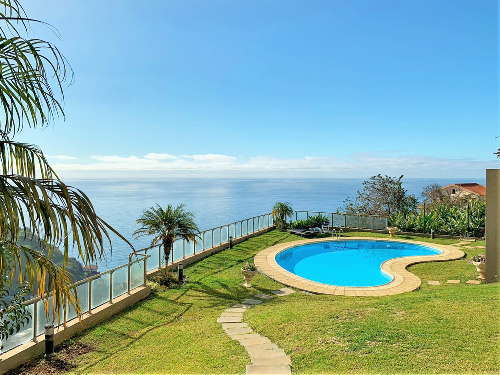 Excellent Penthouse in Calheta preview
