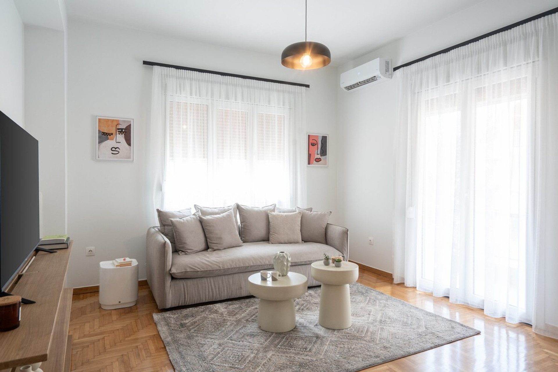 Living room image 2