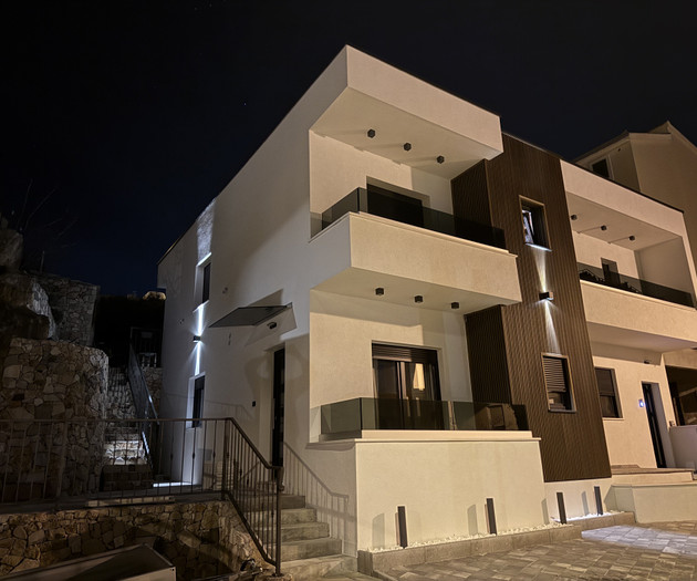 Highland Split Apartments - Unit 2