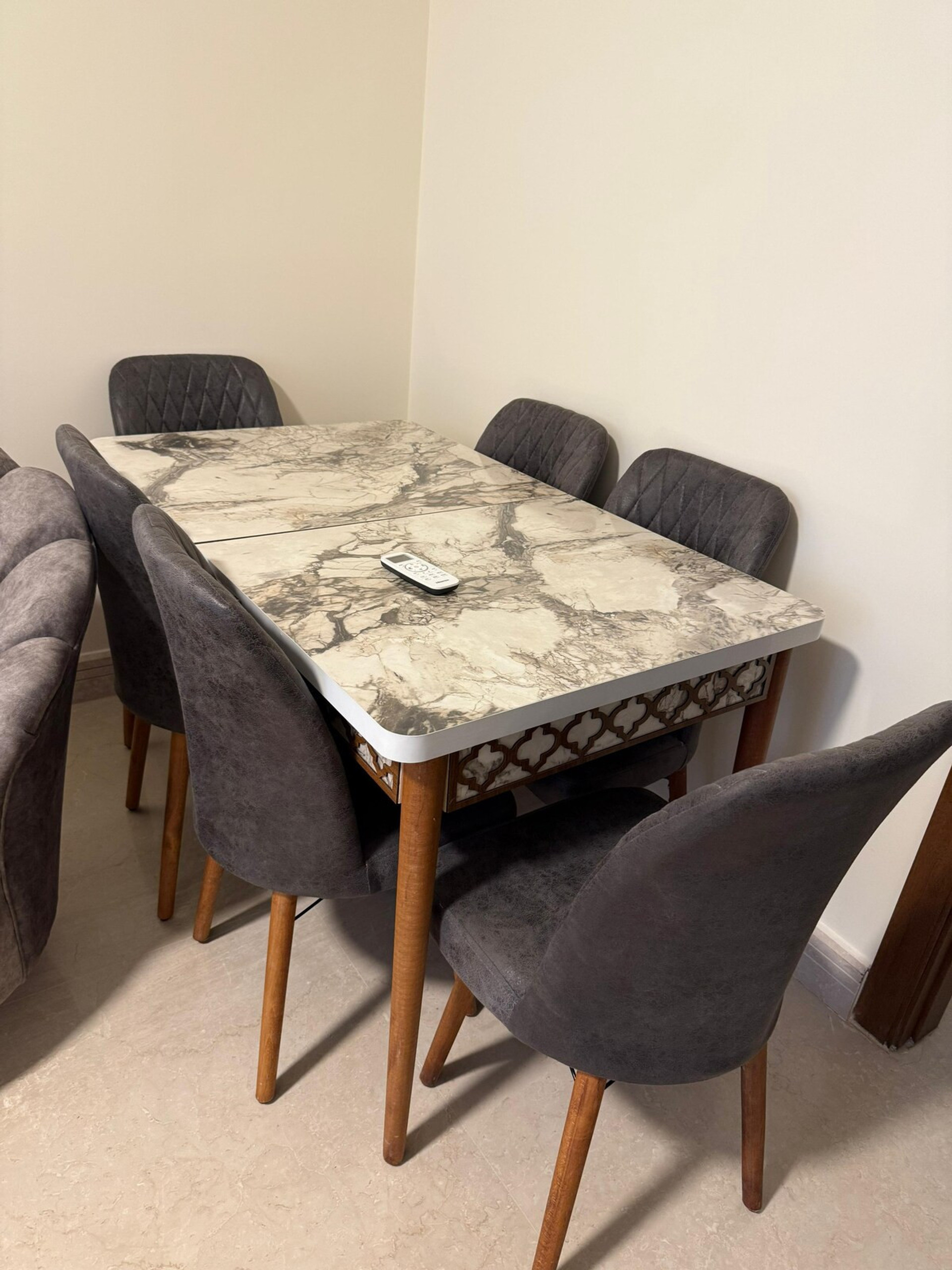 Dining area image 1