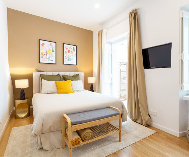 Stylish 2BR Flat in Alfama with Private Patio
