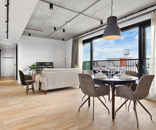 Penthouse Apartment with City Views, Parking + 2BR