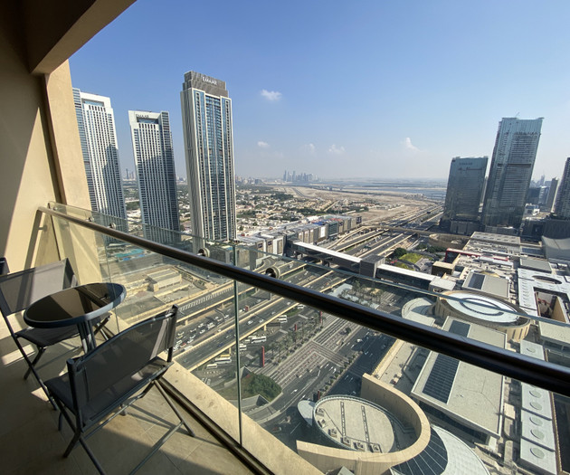 Luxurious Apartment With Breathtaking Skyline View