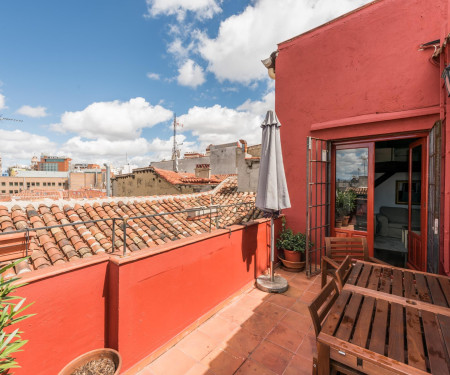 Penthouse with terrace and views in city-center