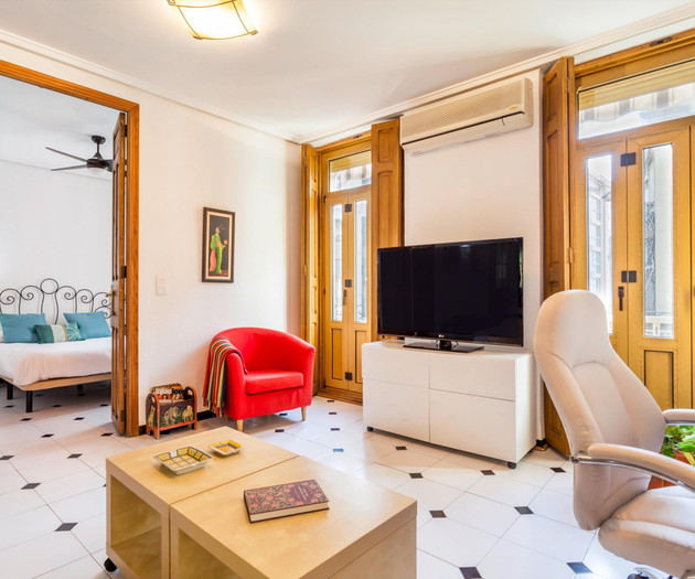 PERFECT FOR NOMADS! 2 BEDROOM RUZAFA. MONTHLY RENT
