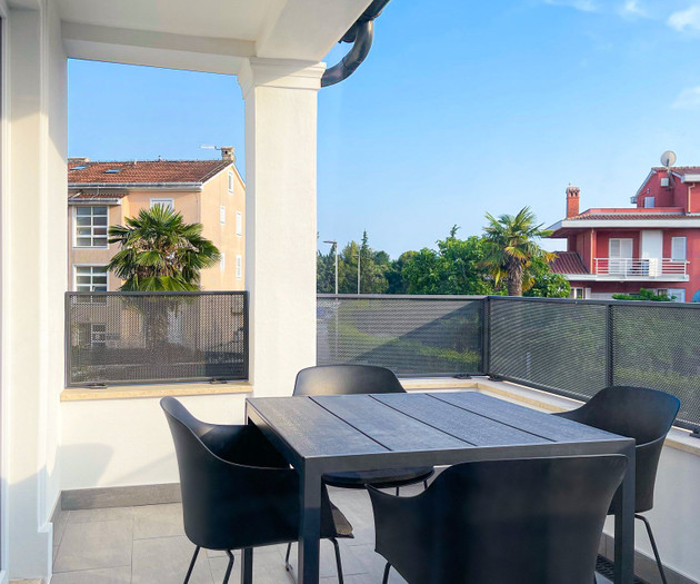 Modern 2-Bedroom Apartment with Terrace in Rovinj