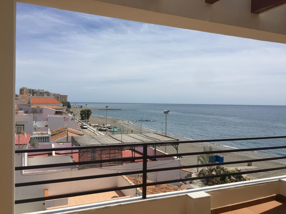 Seafront penthouse with stunning views. preview