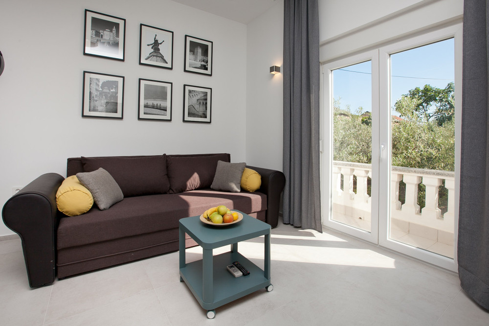 Apartment with Garden View preview