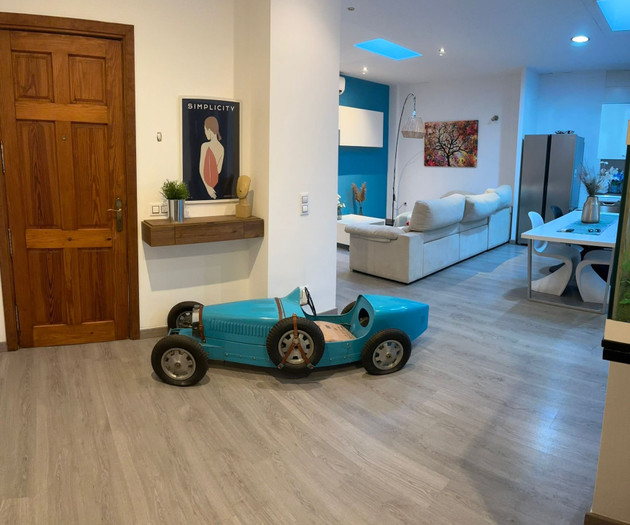 Casa acogedora con amplia terraza y Jacuzzi.