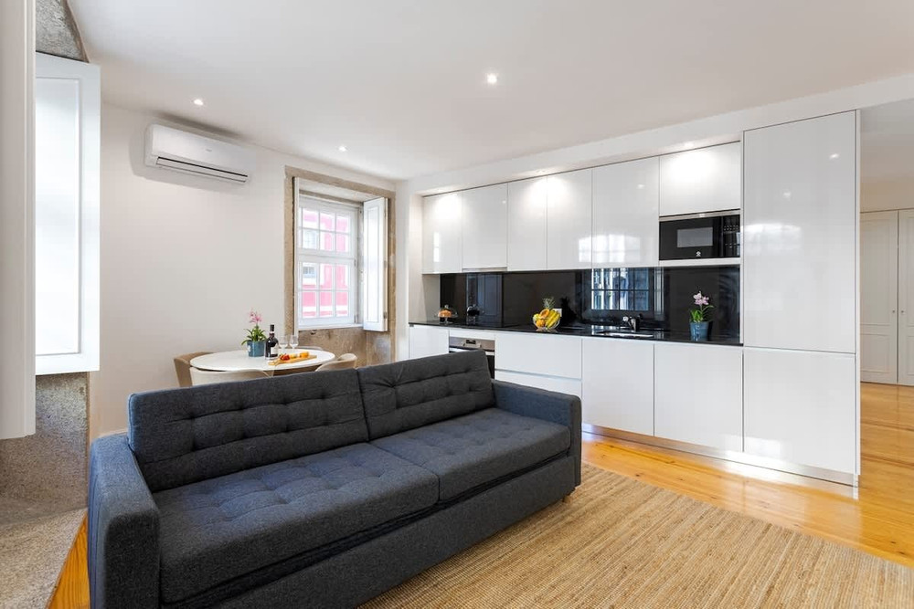 Modern & Trendy Flat by HostWise preview