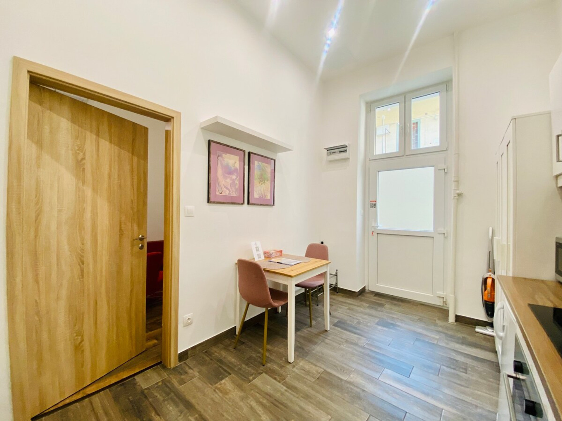 Dining area image 2