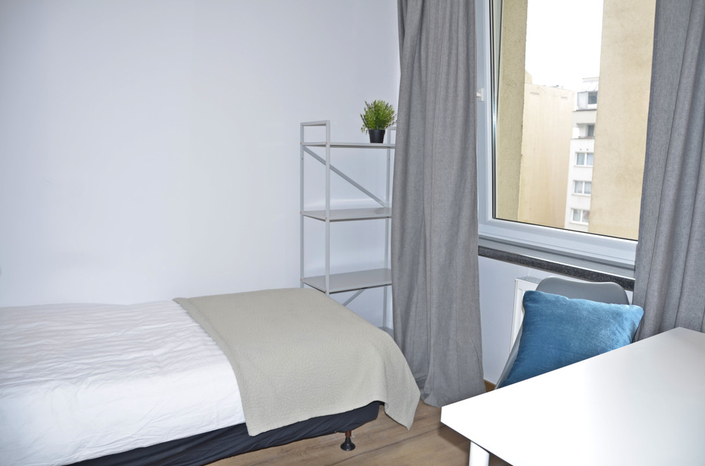 Private Room-1 to Rent for student SWPS preview